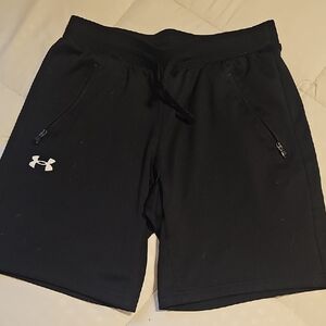 Under Armour Youth Size Large Shorts